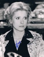 Catherine Deneuve 1943- Autogramm signiert Foto 18x23cm