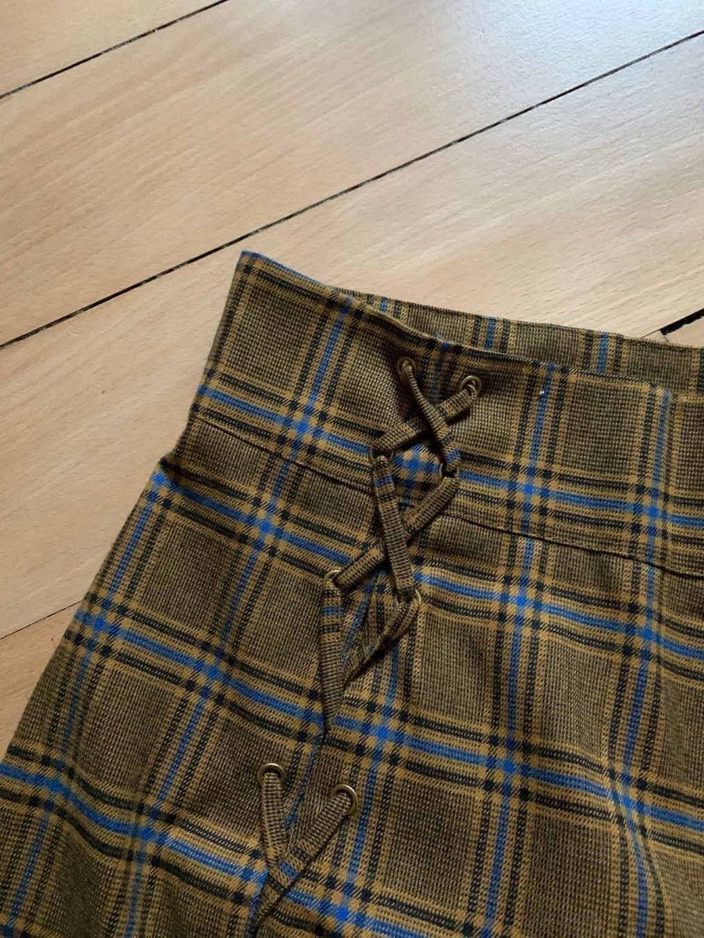 Jupes: MISSGUIDED - Rock braun kariert 36 – D'occasion à Zürich par Diazaio 1