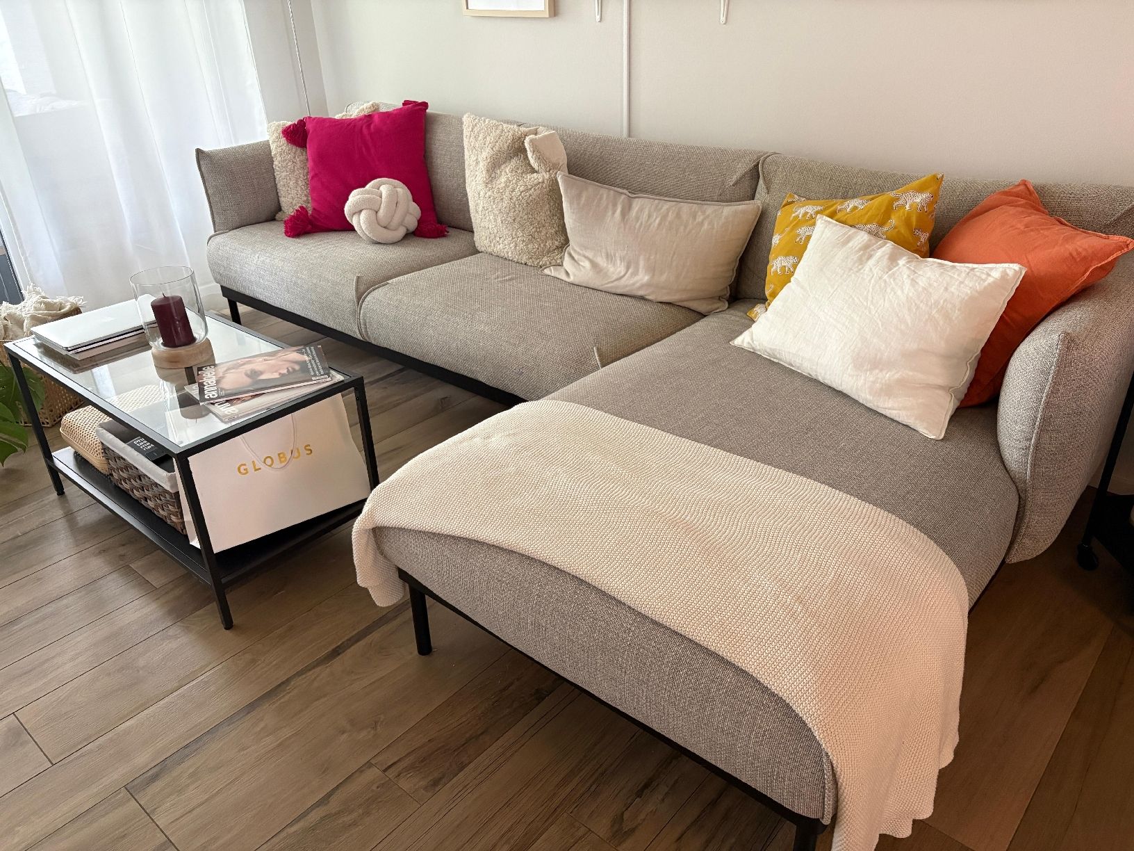 Ikea Sofas: IKEA ÄPPLARYD 4er-Ecksofa mit Récamiere hellgrau – D'occasion à St.Gallen par reLapseOne