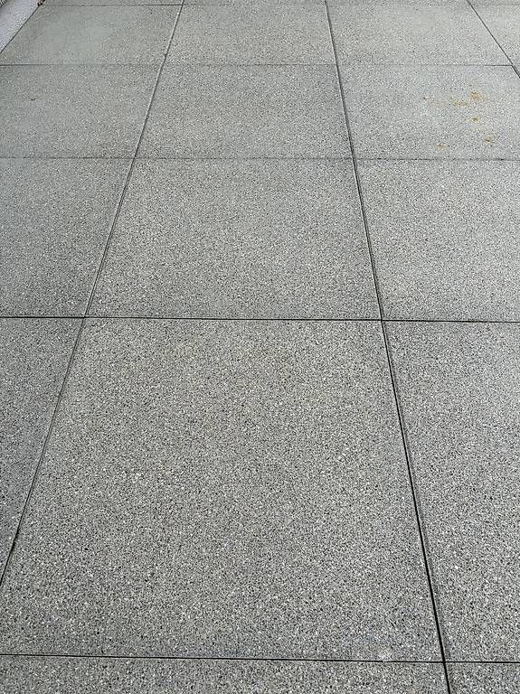 Rivestimenti per pavimenti: Gartenplatten 50x50cm – Usato da Degersheim venduto da Mastesam