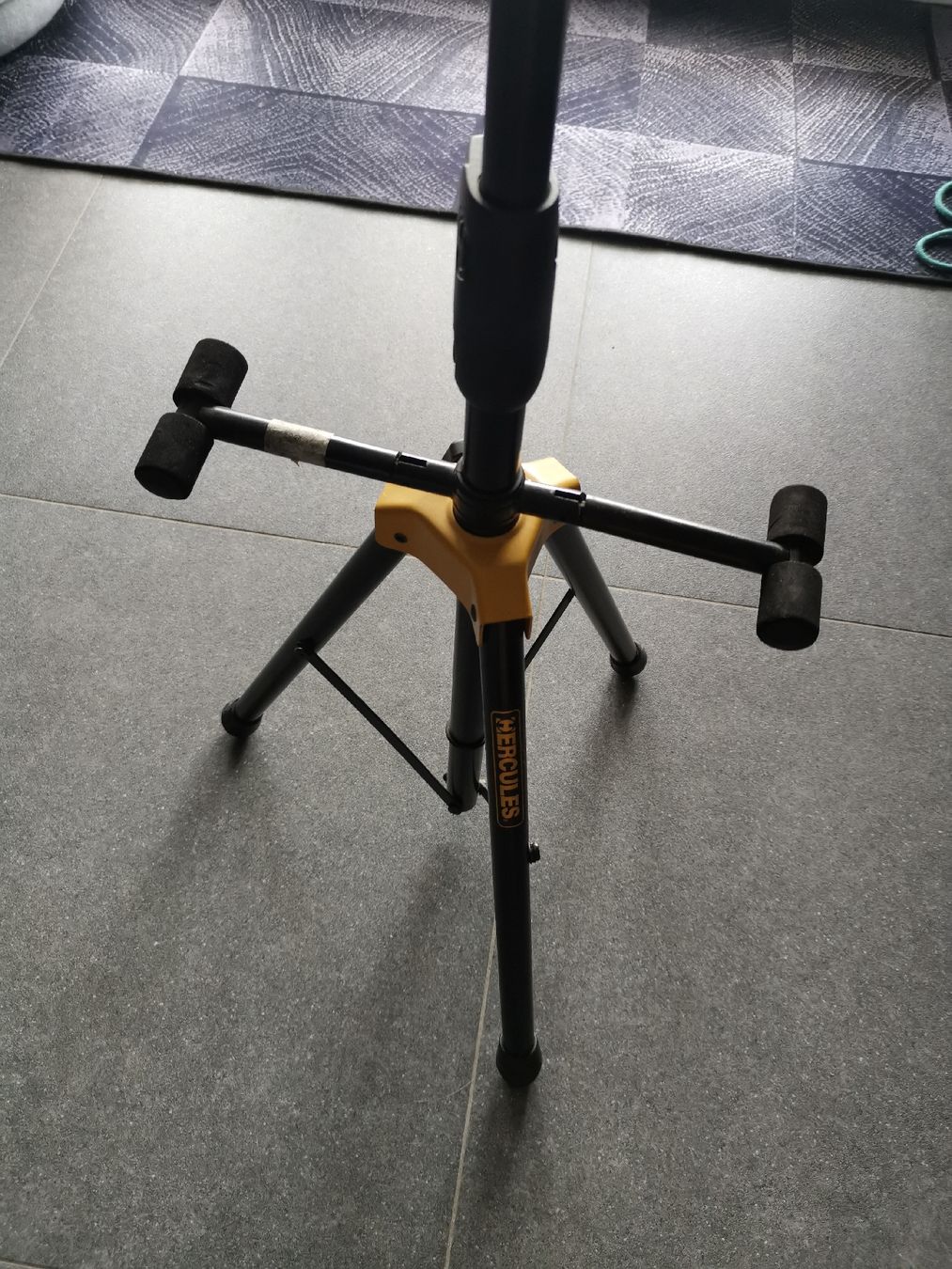 Supports pour instruments & partitions: Hercules Gitarrenständer – D'occasion à Rohrbachgraben par noisenomad 5