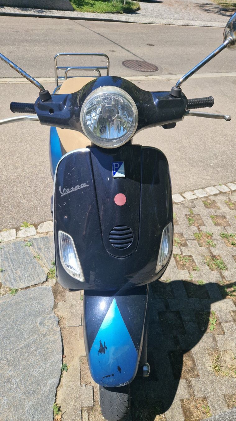 Piaggio Strasse: Vespa Roller dunkelblau/hellblau 125ccm – Gebraucht aus Zollikon von nussbaumerchamley 1