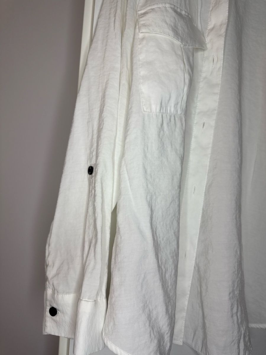 H&M Camicette: White Shirt - Perfect for Summer Style! – Usato da Effretikon venduto da lio_gjr8 1