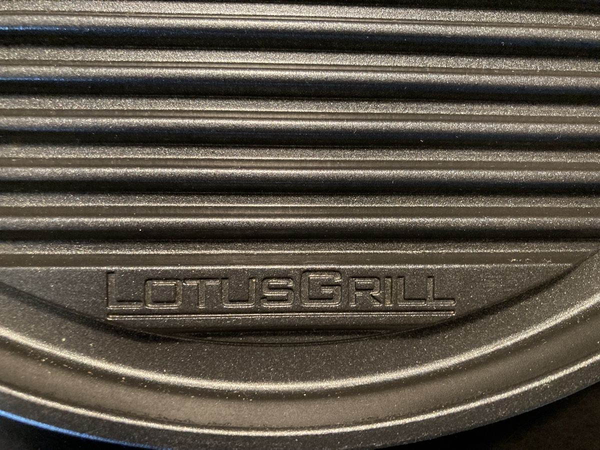 Grils: Grillplatte zu Lotus Grill – D'occasion à Aarau par Bauschutt 1