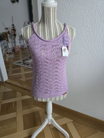 Top en maille lilas fait main, parfait pour l'été! 