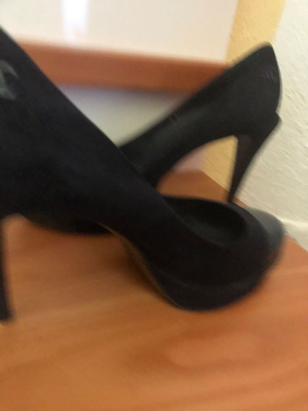 Chanel Scarpe da donna: CHANEL Schuhe. Dunkelblau. Grösse 40. – Usato da Wald ZH venduto da mlnt 3