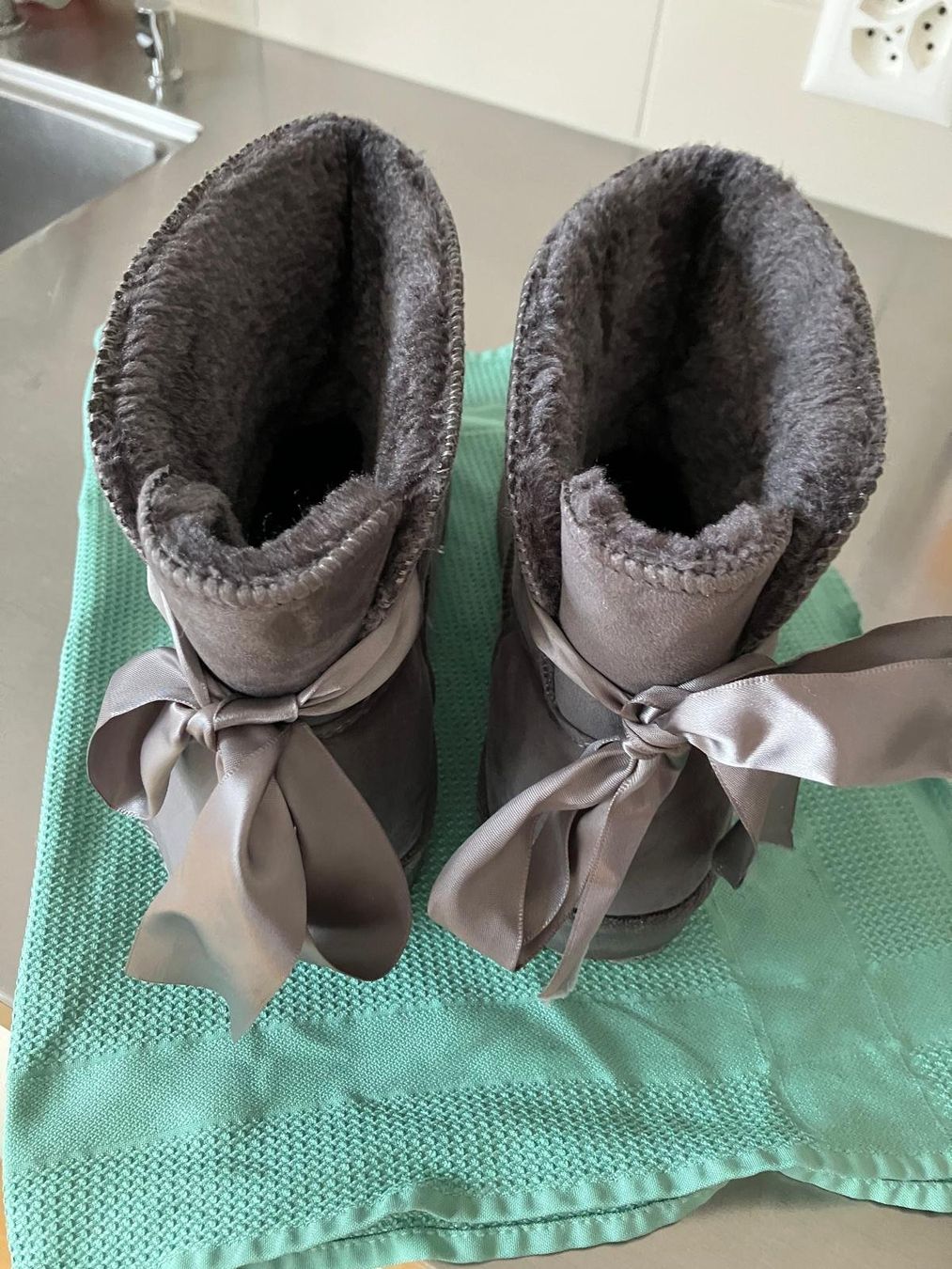 Scarpe da donna: Winterschuhe Grösse 38 – Usato da Allenwinden venduto da Obalu 1