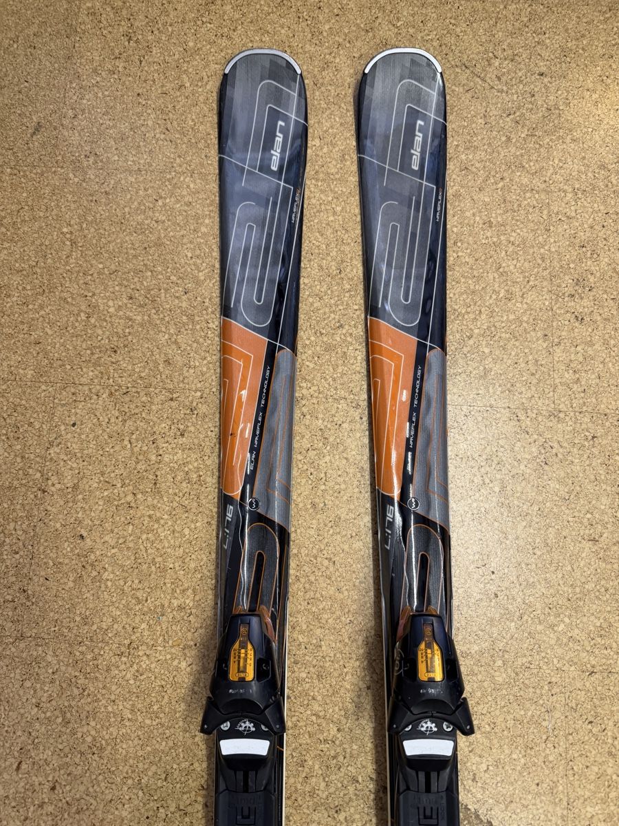 Elan Sci: Elan WaveFlex 8 Carving Ski 176 cm mit Bindung – Usato da Gurmels venduto da SwissShop21 1