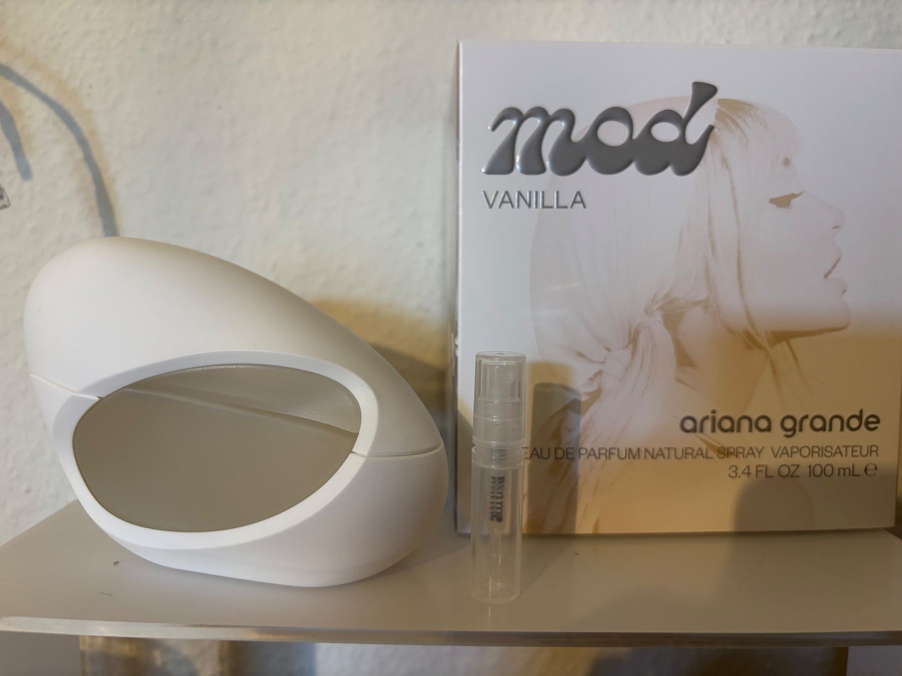 Parfums & Eau de Toilette: Mod Vanilla Ariana Grande EDP 2ML Abfüllung – D'occasion à Zürich par deruja