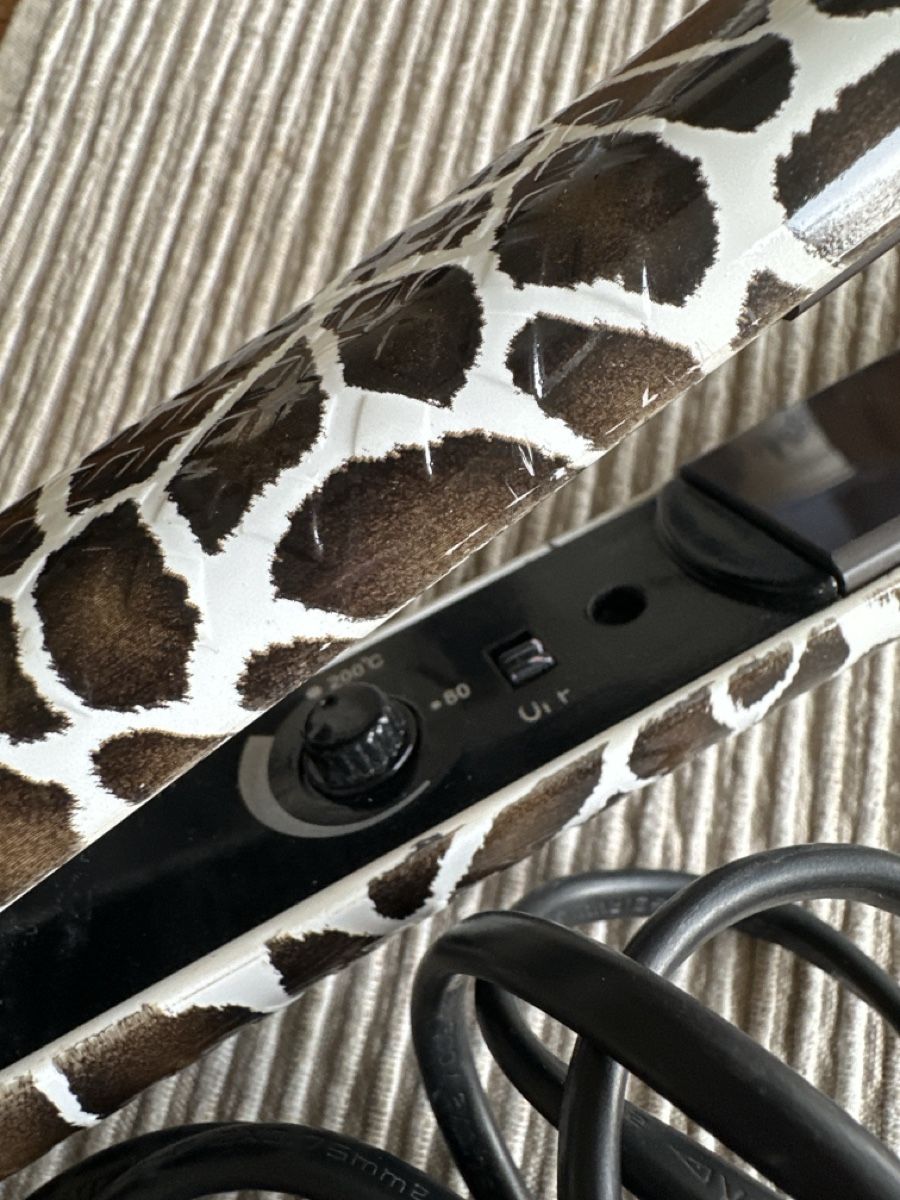Haarschmuck: Amika Hair Flat Iron Giraffe Pattern - USED, Perfect! – Gebraucht aus Zürich von car_68nt 2