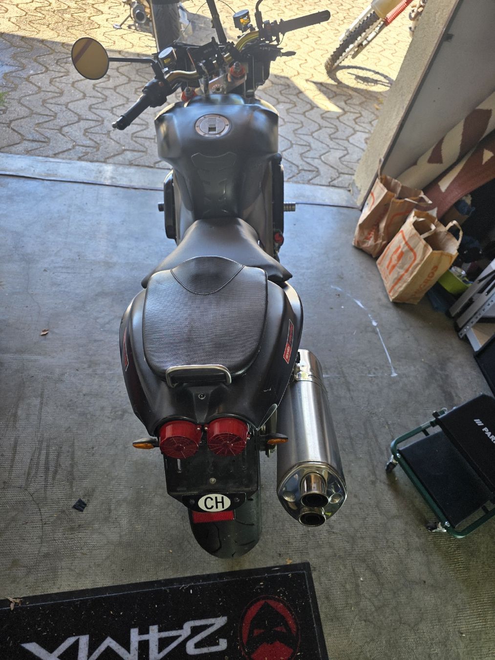 Aprilia Strada: aprilia tuono 1000 – Usato da Lausanne venduto da nic_trx2 6