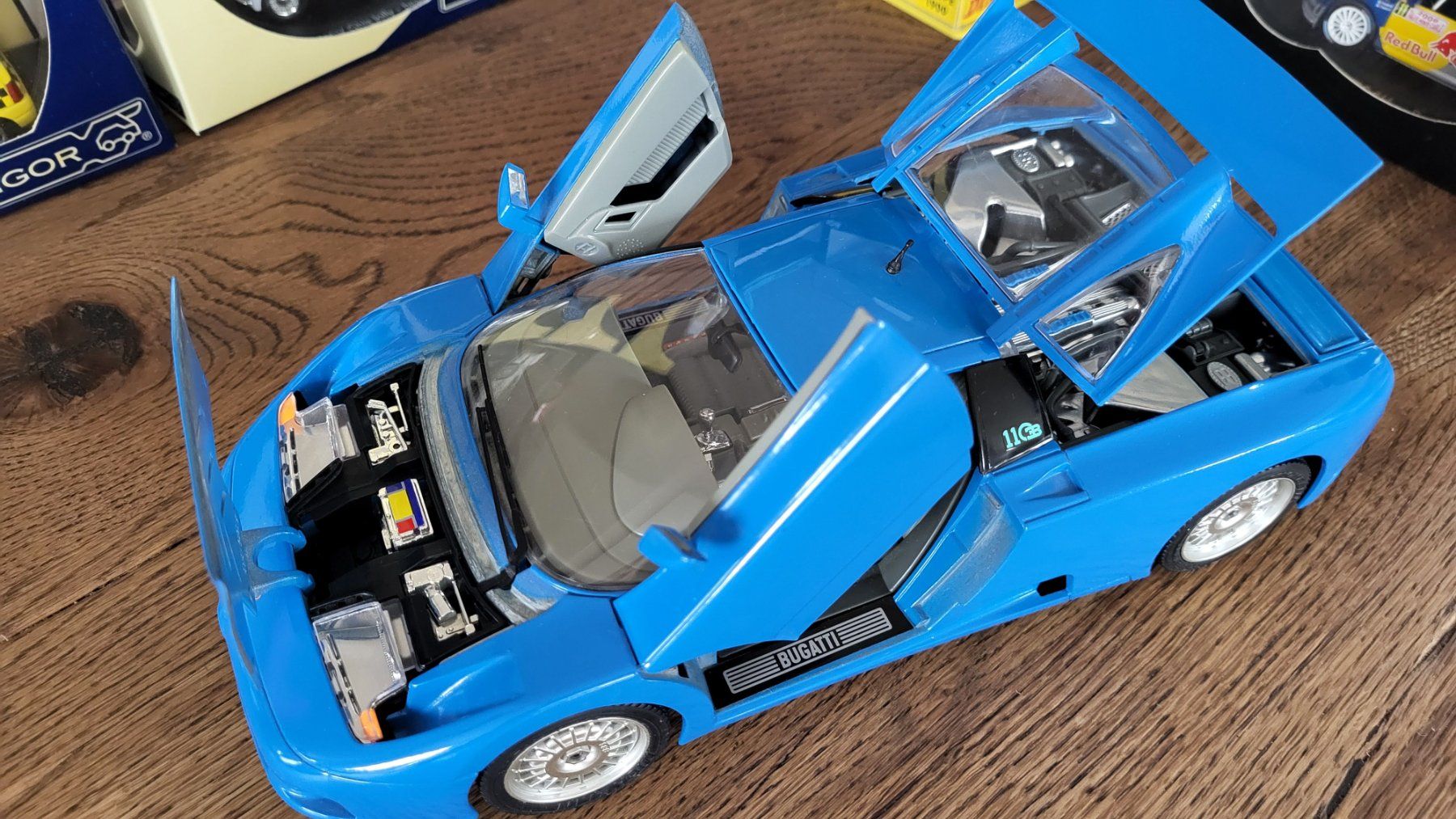 Bburago Modellini d'auto: Bugatti EB110 1991 1:18 Bburago – Usato da Rothrist venduto da Juana5 6