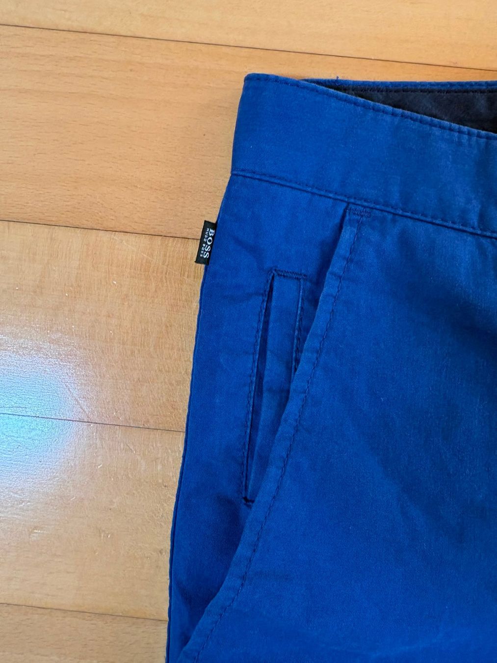 Hugo Boss Hosen: Hugo Boss - Chino - Bleu - Taille 52 – Gebraucht aus Grand-Lancy von alf_8dk7 2