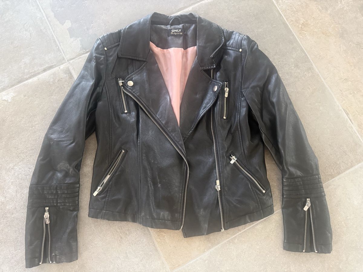 Only Jacken: Kunstlederjacke Grösse 36 – Gebraucht aus Untereggen von Manhut