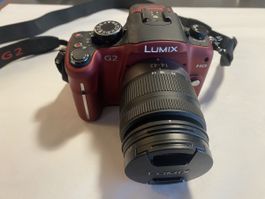Appareil photo Panasonic Lumix DMC-G2K rouge avec objectif