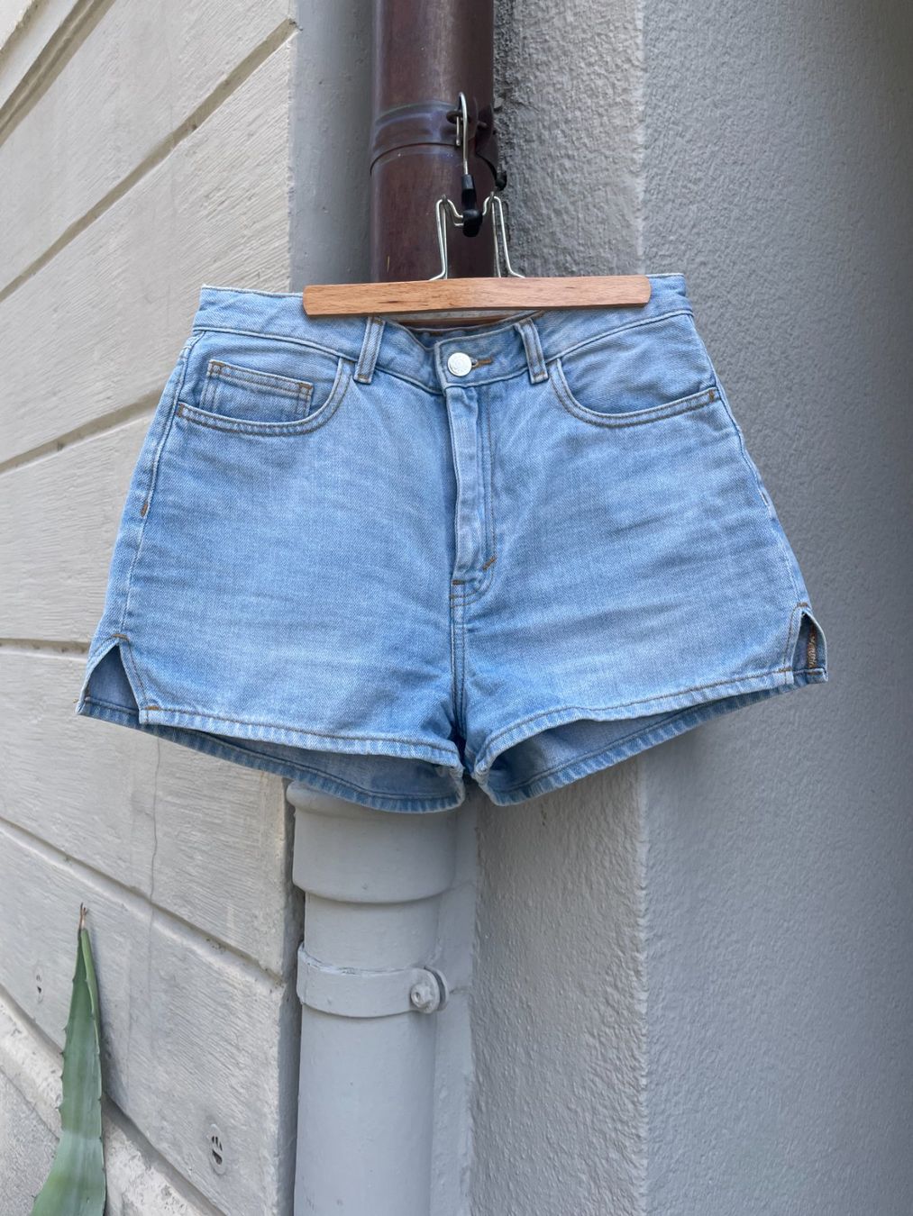 Jeans: Light blue denim shorts – Usato da Zürich venduto da Chiara.la