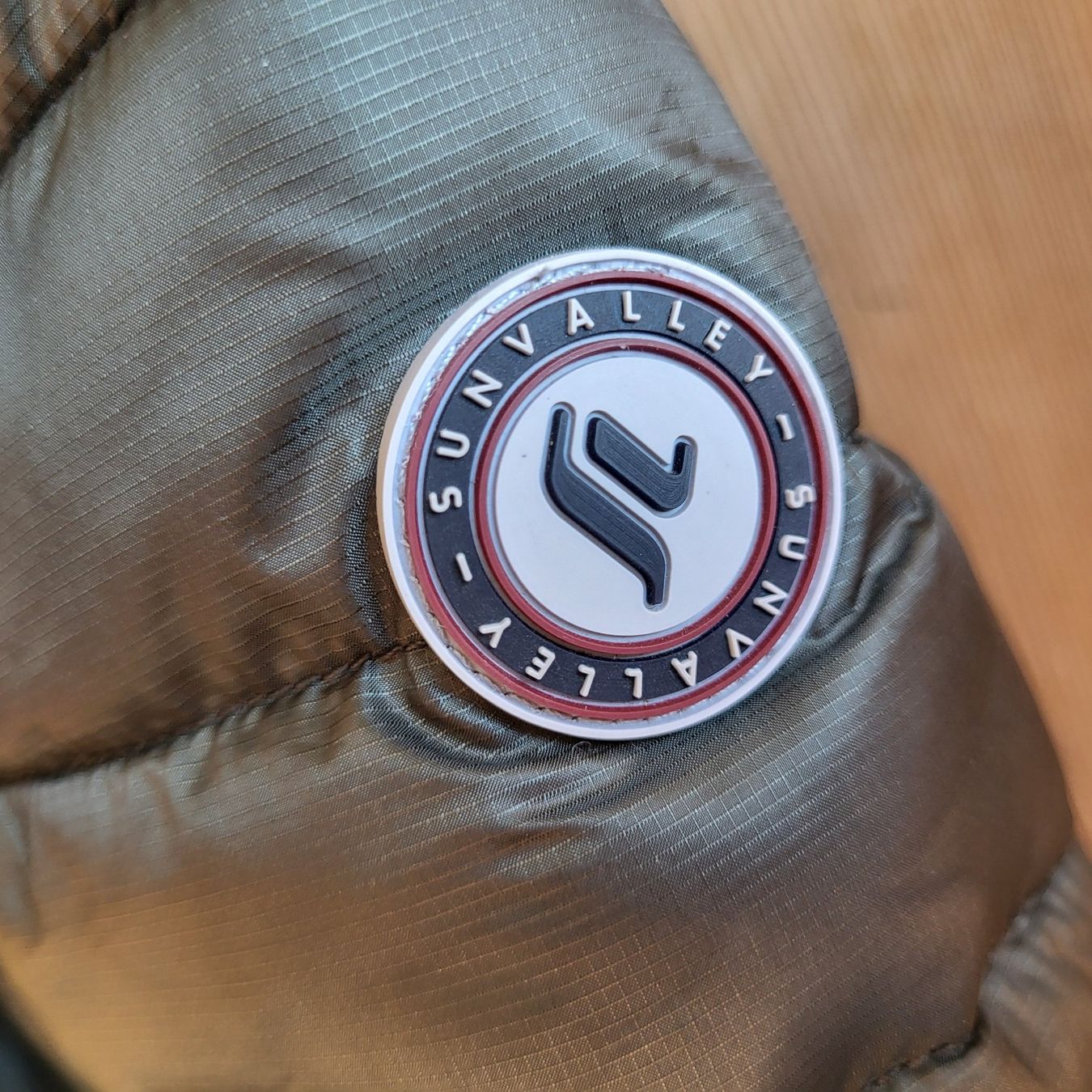 Giacche: SUNVALLEY Primaloft Jacke Dunkelolive Gr. 36/38 – Nuovo (secondo la descrizione) da Tägertschi venduto da TheChange 1
