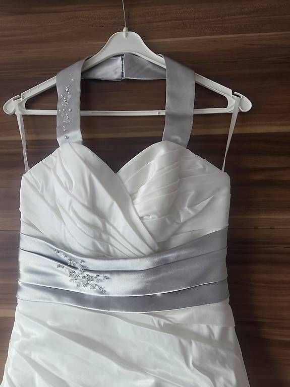 Vestiti: Hochzeitskleid Grösse 36 – Usato da Ruswil venduto da Schneckeland88 1
