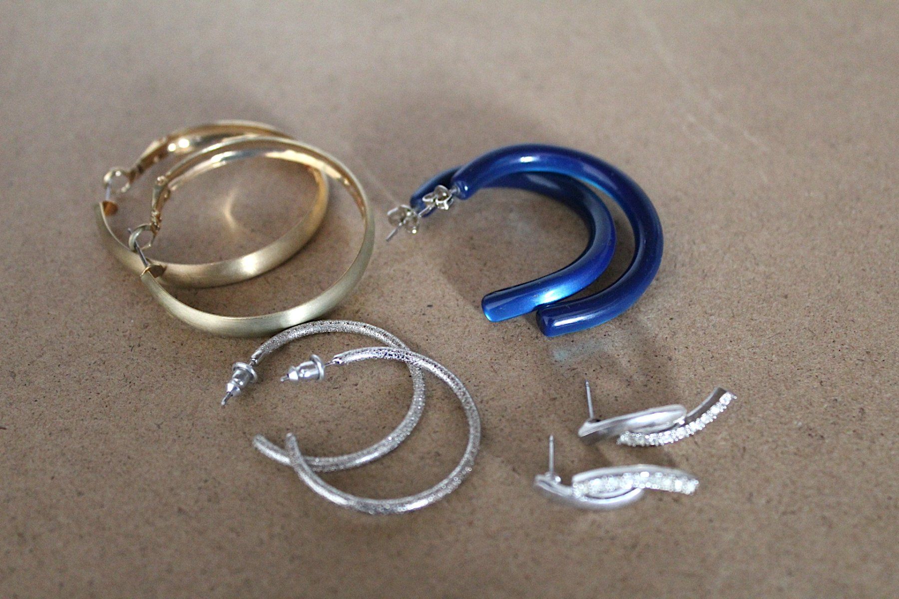 Orecchini pendenti & Orecchini a lobo: 4 x Modeschmuck Ohrringe, – Usato da Locarno venduto da madame-tus-sauds
