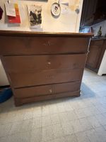Commode ancienne en bois 4 tiroirs bon état