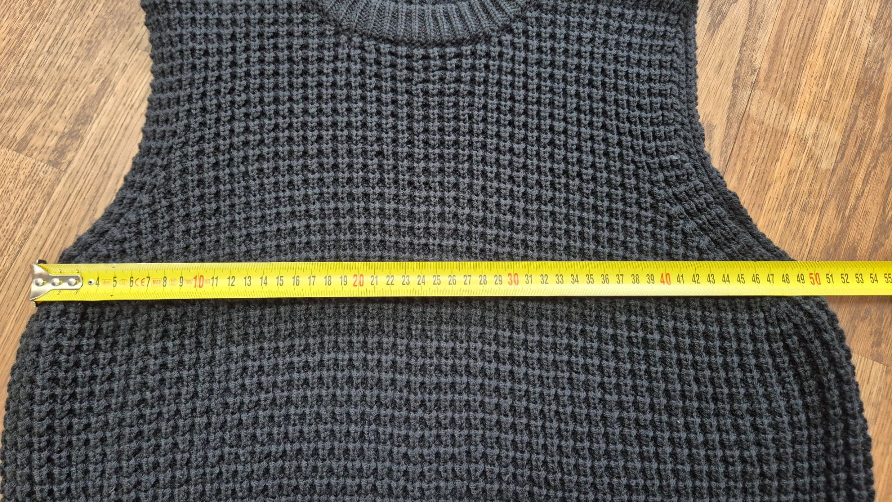 Gilet & Giacche senza maniche: Black knitted vest – Usato da Zürich venduto da monadiederich 4