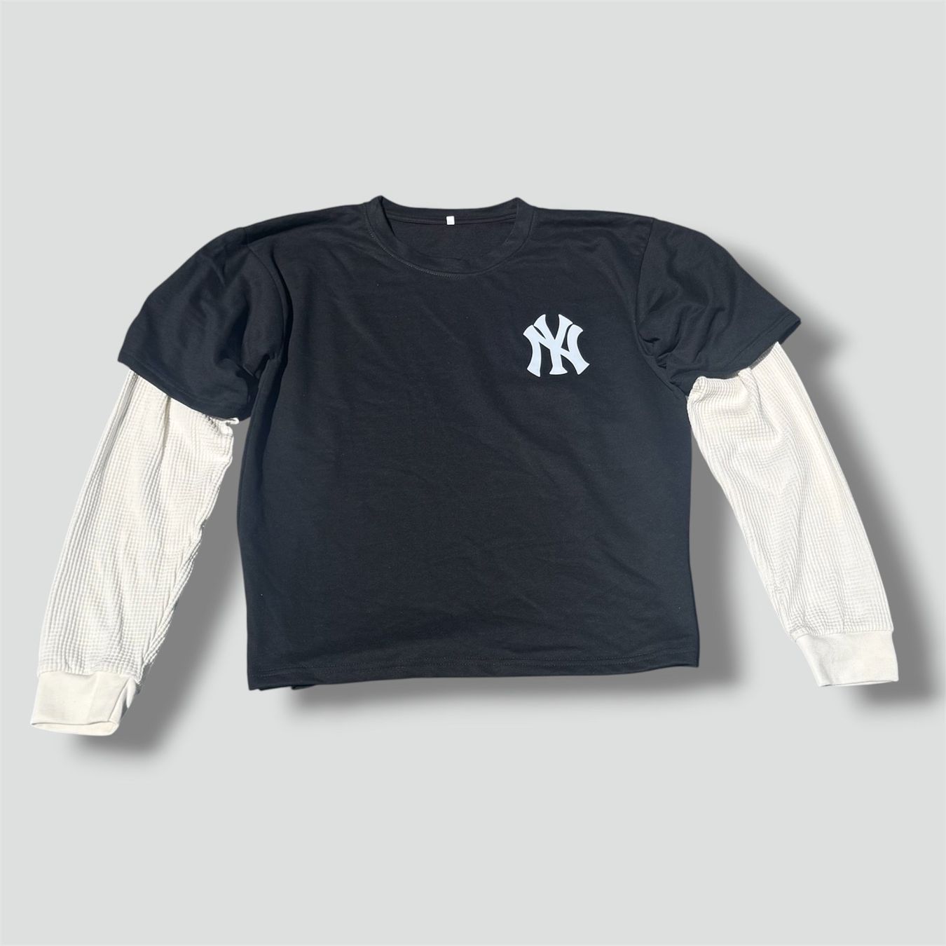 T-Shirts: Yankees custom made black longsleeve – Gebraucht aus St. Gallen von sourced_limited
