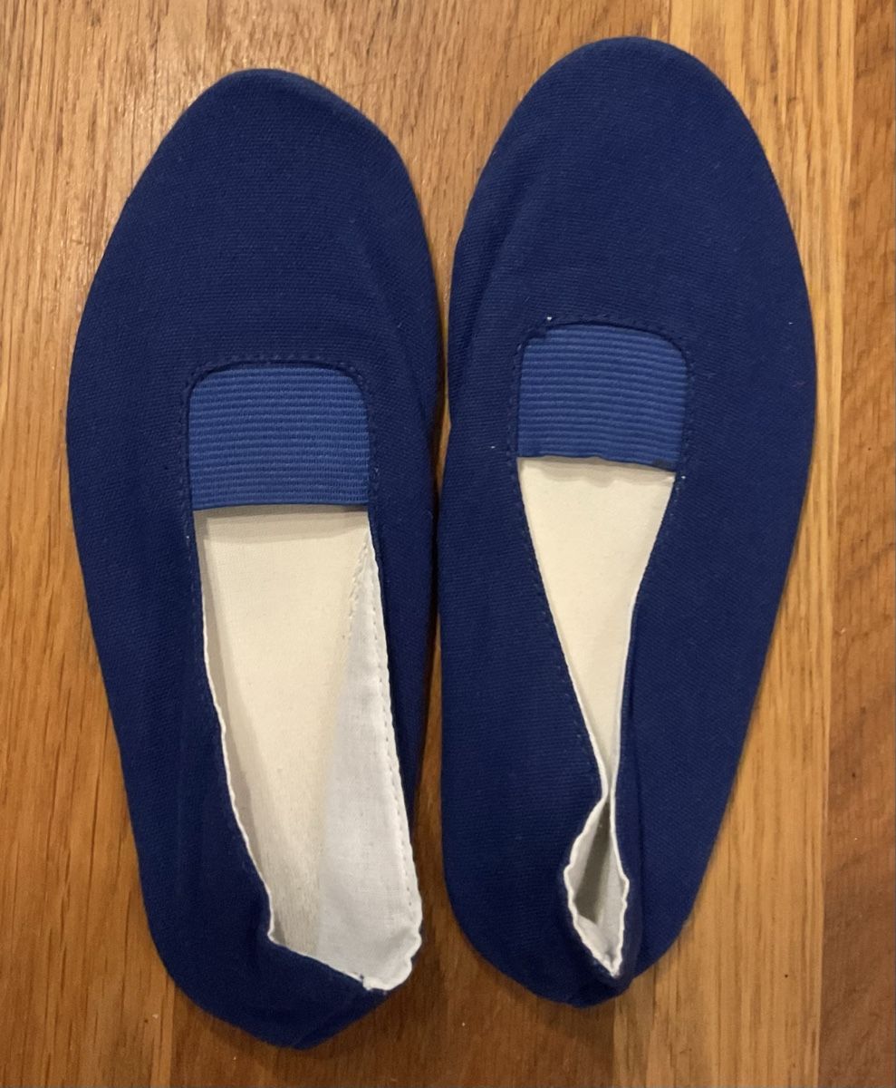 Chaussures hommes: Blaue Stoffschläppli, Grösse 33 – Neuf (Voir description) à Buchs AG par Yuca01