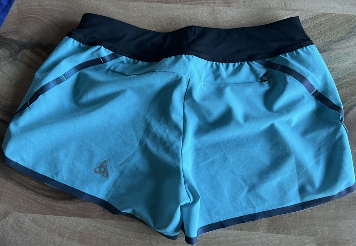 Odlo Pantaloni: Odlo Laufshorts im Doppelpack – Usato da Derendingen venduto da Laubfleckerli 3