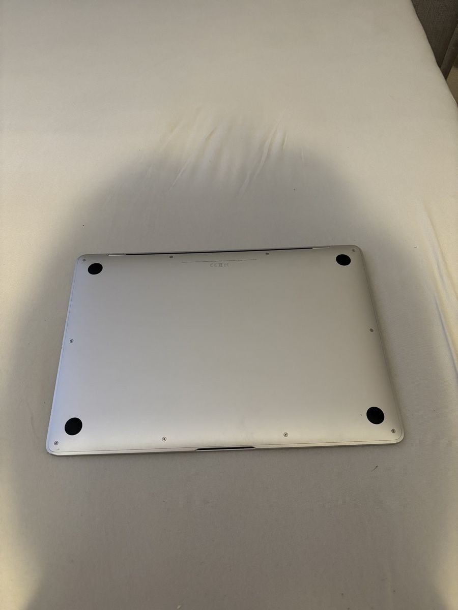 Apple Notebook:     MacBook Air 2020 Intel (A2179) – Usato da Chur venduto da zue_m8ck 4