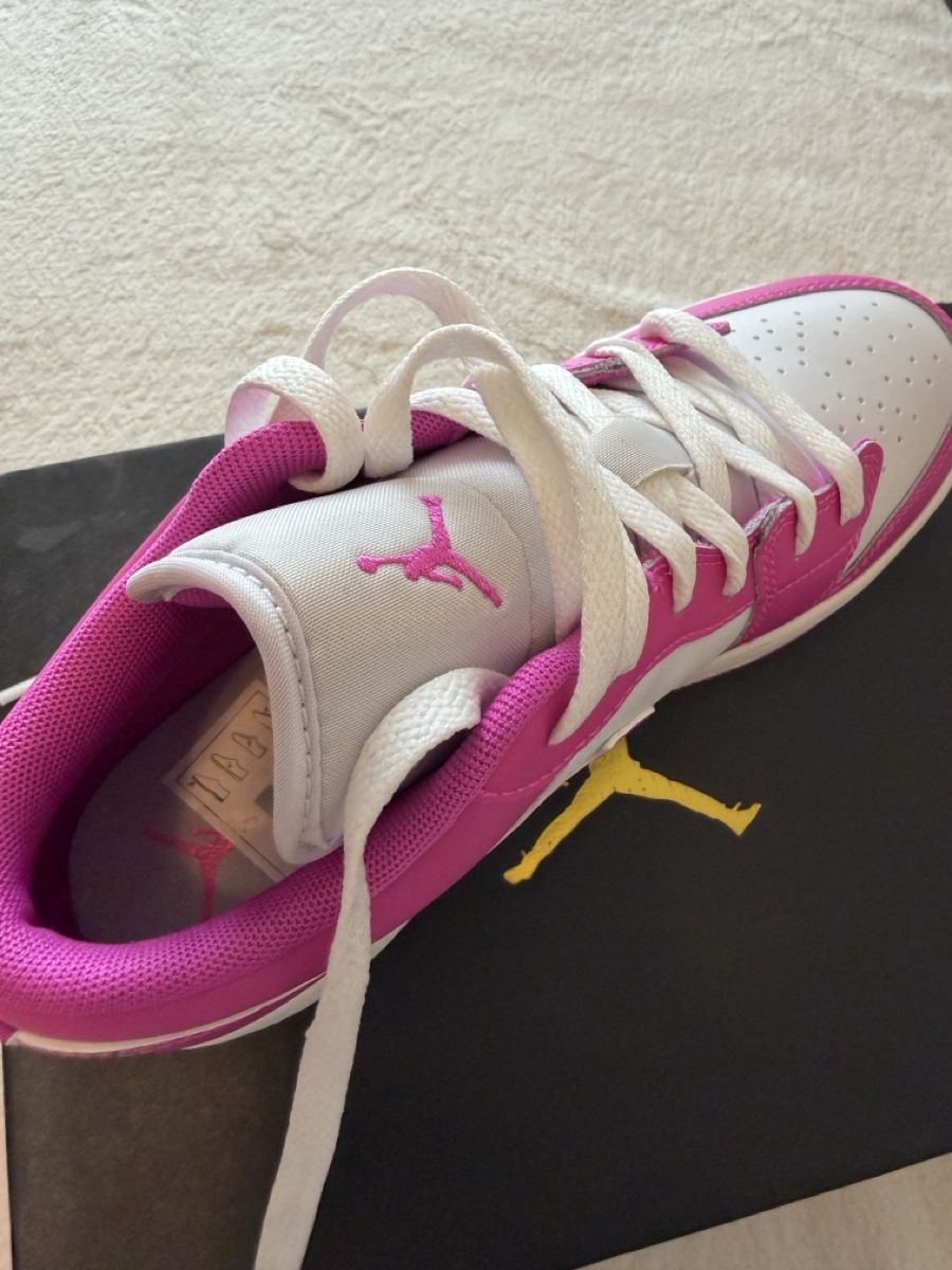 Jordan Scarpe per ragazze: Air Jordan 1 low GS – Nuovo (secondo la descrizione) da St. Gallen venduto da kir_87fb 2