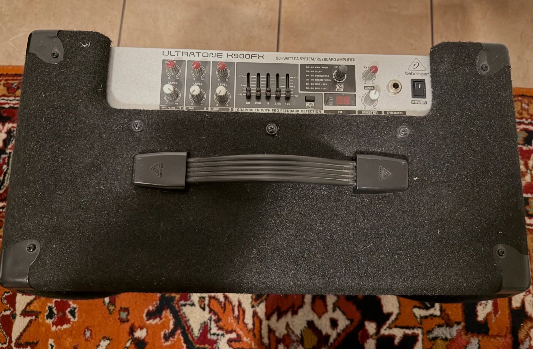 Behringer Amplificatori: Amplificatore Behringer Ultratone K900FX + V-AMP PRO – Nuovo (secondo la descrizione) da Mezzovico venduto da melissa_boverio 1