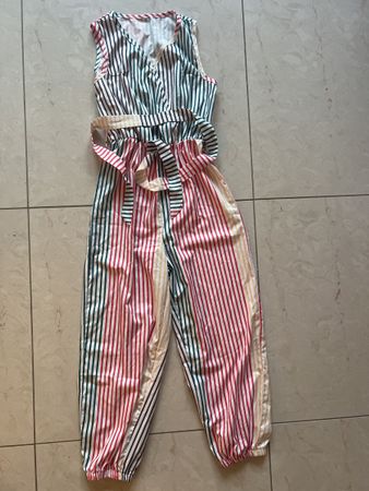 Sommerlicher Jumpsuit, gestreift, Grösse XS - wie neu!