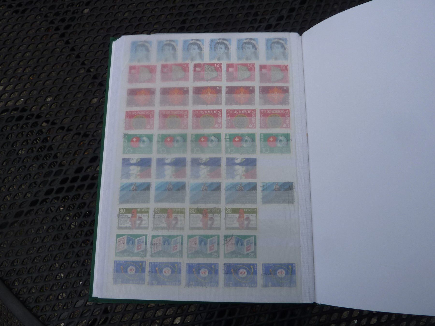 Tutti i francobolli: Briefmarkenalbum, Schweiz – Usato da Gelfingen venduto da btrottmann 8