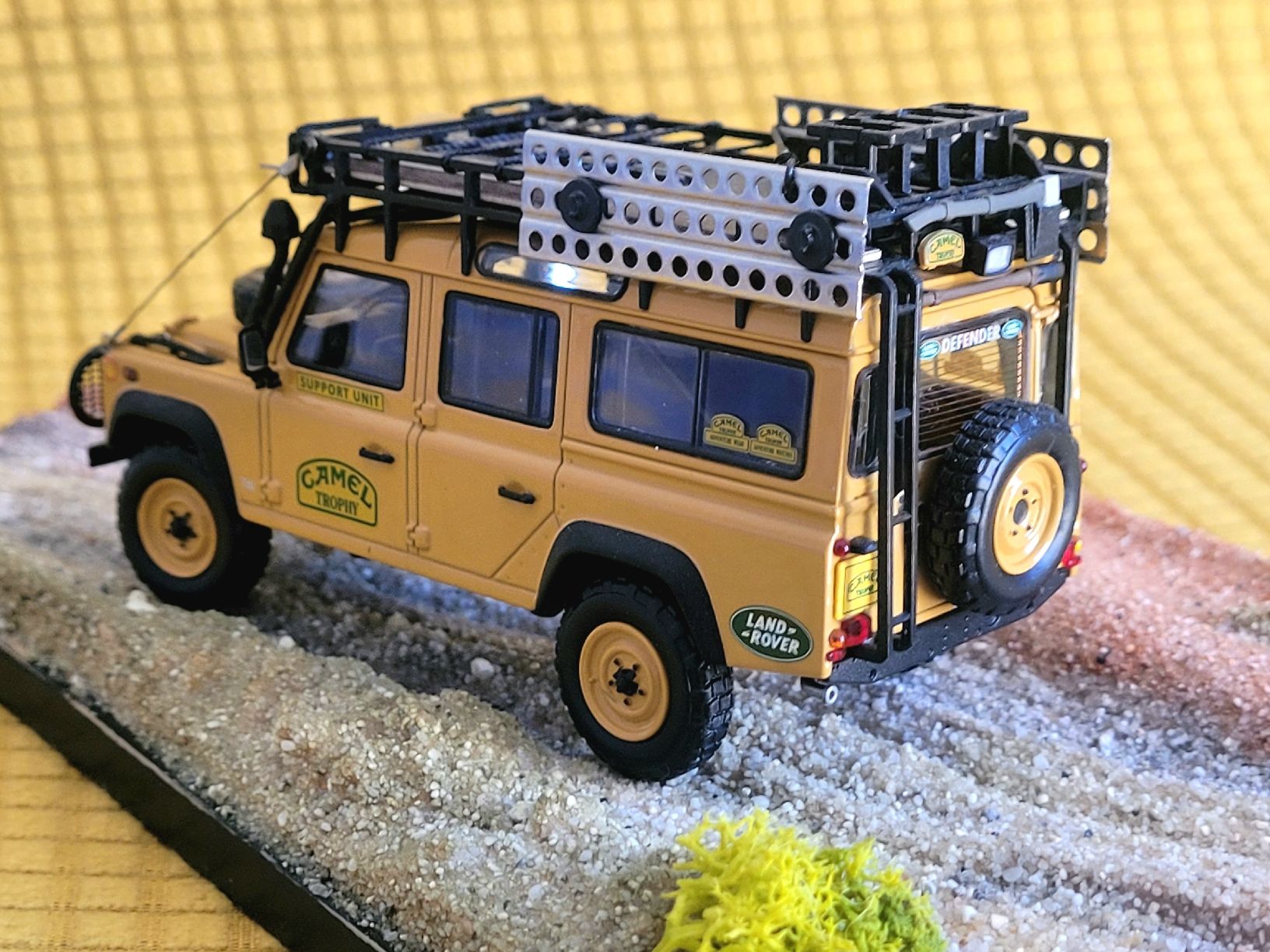 Land Rover Modellini d'auto: Landrover Defender Camel, Almost Real, 1:43 – Nuovo (secondo la descrizione) da Kaltbrunn venduto da Manitowoc 2