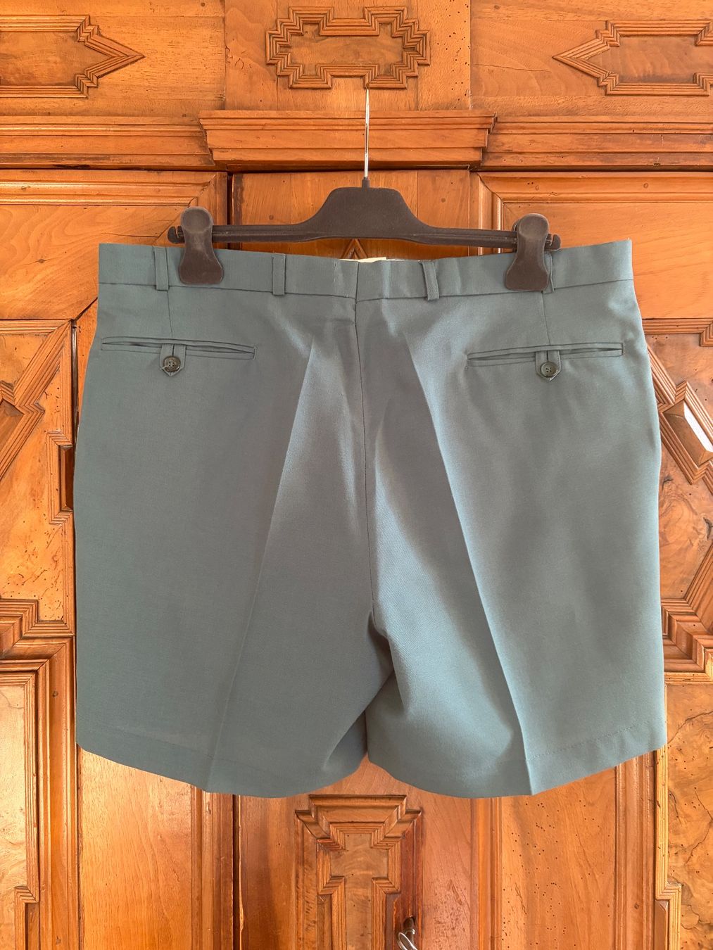 Pantalons: Klassische Stoffhose oder Anzughose (Tailored Shorts) Gr. 54 – Neuf (Voir description) à Interlaken par Bona55 1