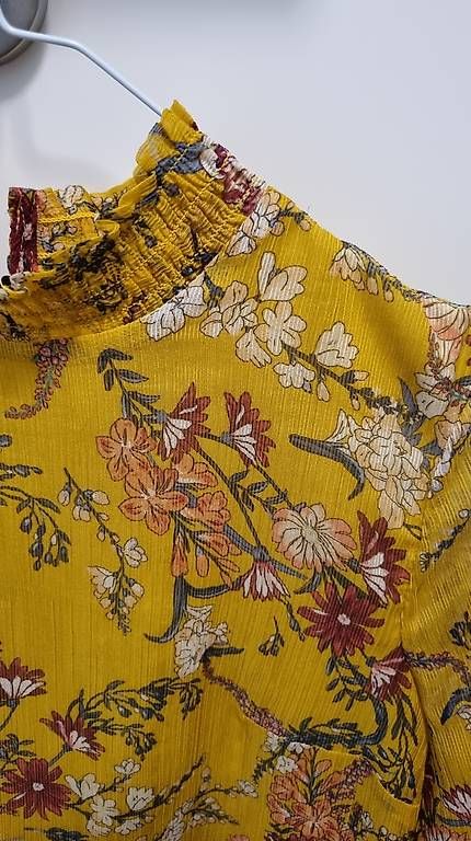 Camicette: Bluse mit Blumendruck – Usato da Zürich venduto da loo_nhk8 2