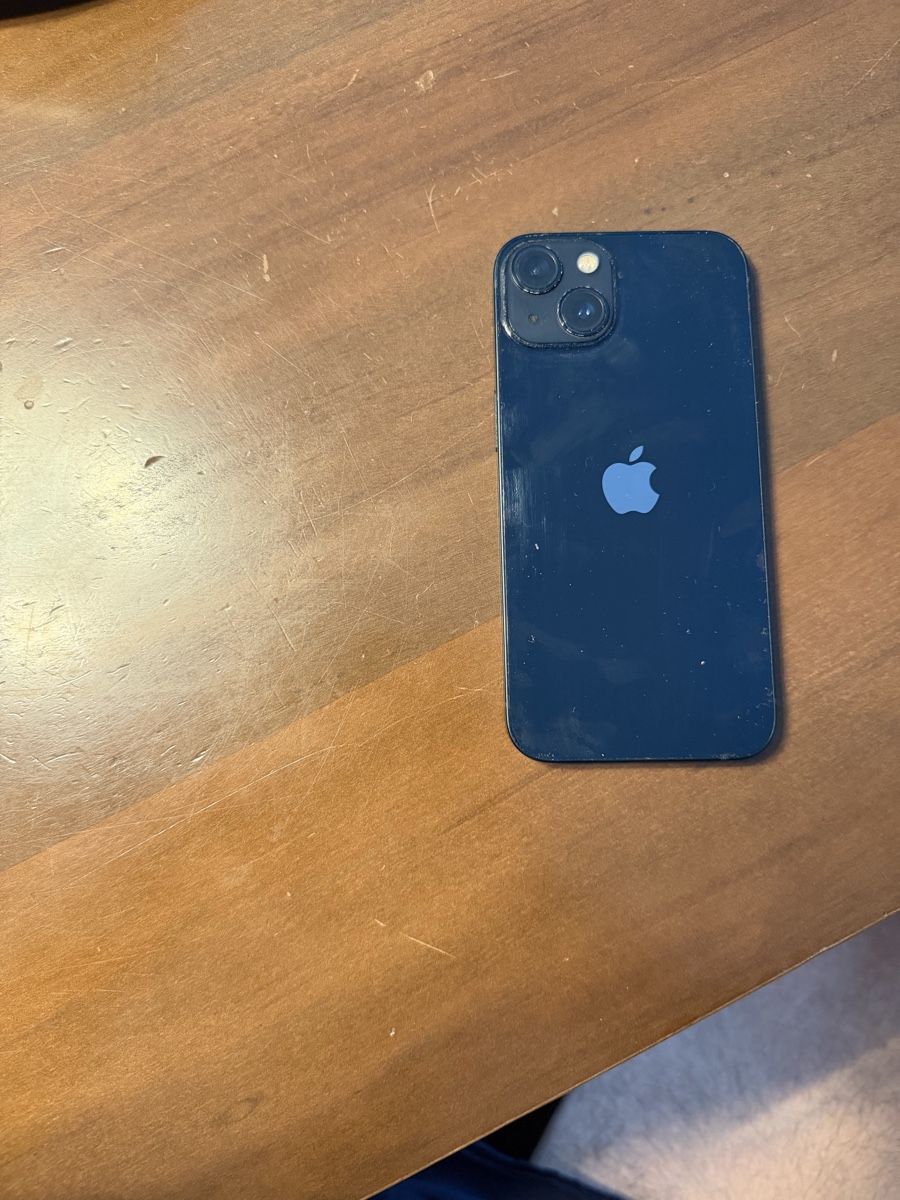 Apple Portables: Iphone 13 – 256 GB – D'occasion à Zürich par ang_9cz9 2