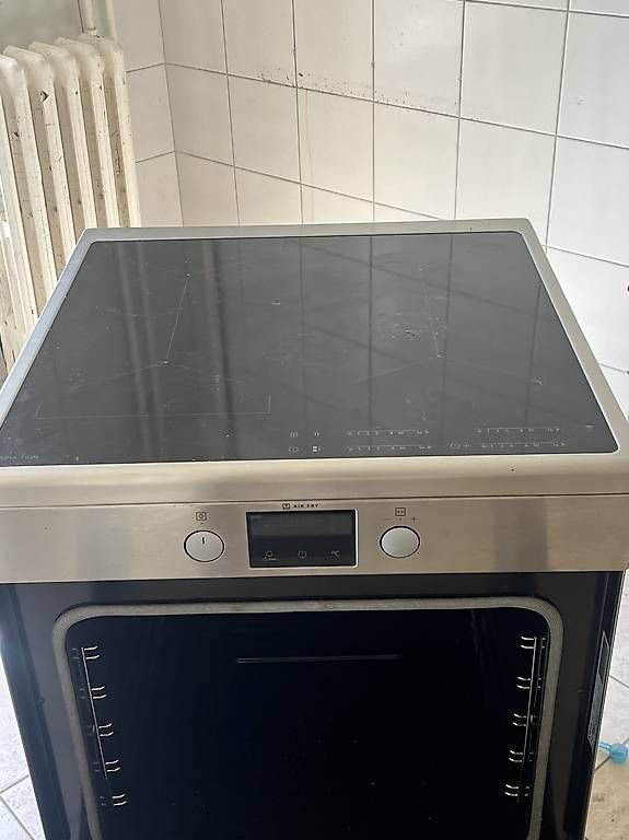 Electrolux Herde: Cuisinière induction electrolux très bon état – Gebraucht aus Les Acacias von ali_b9xq