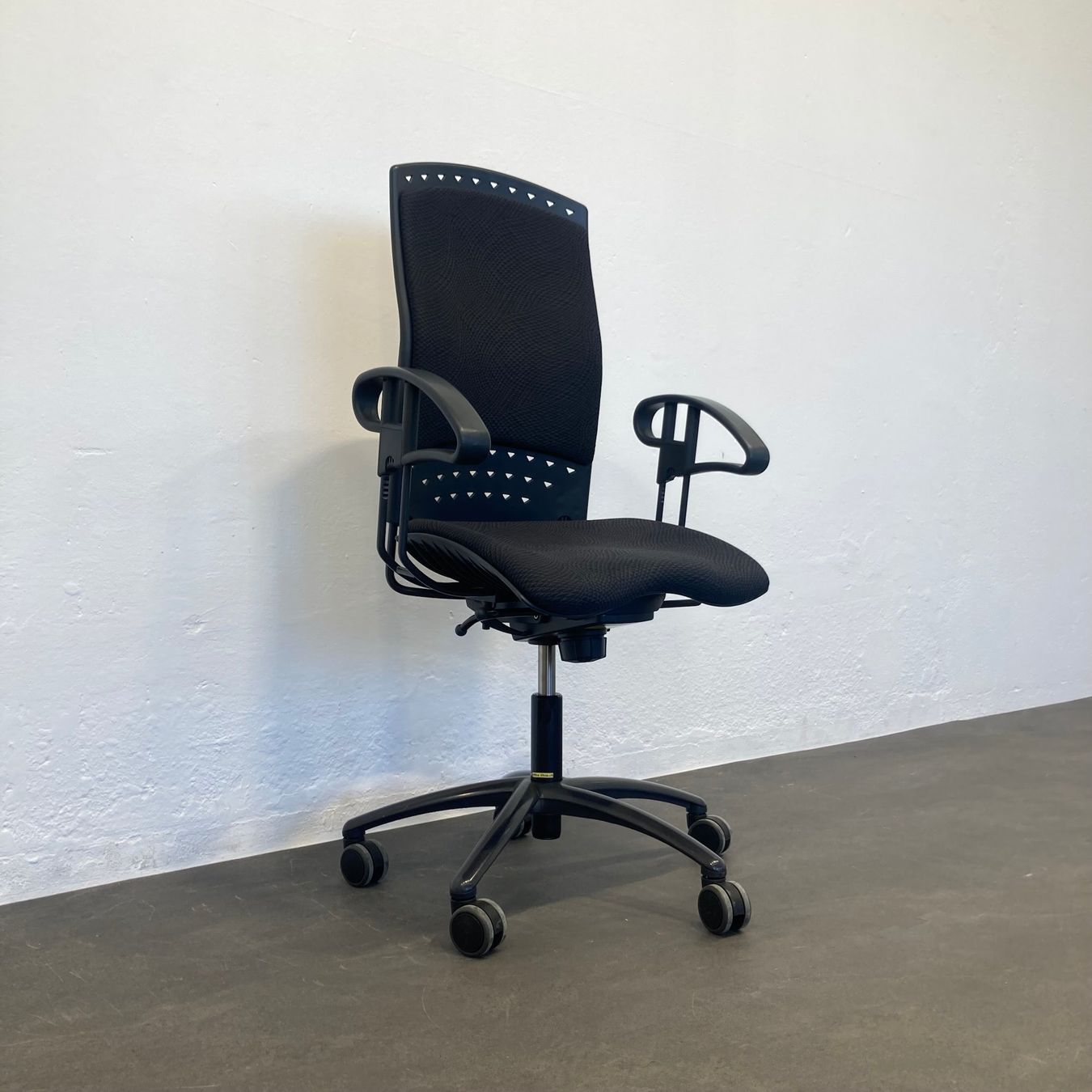 Sitag Sedie: Sitag Reality Bürodrehstuhl anthrazit gemustert – Usato da Schönenwerd venduto da mcofficeshop 5