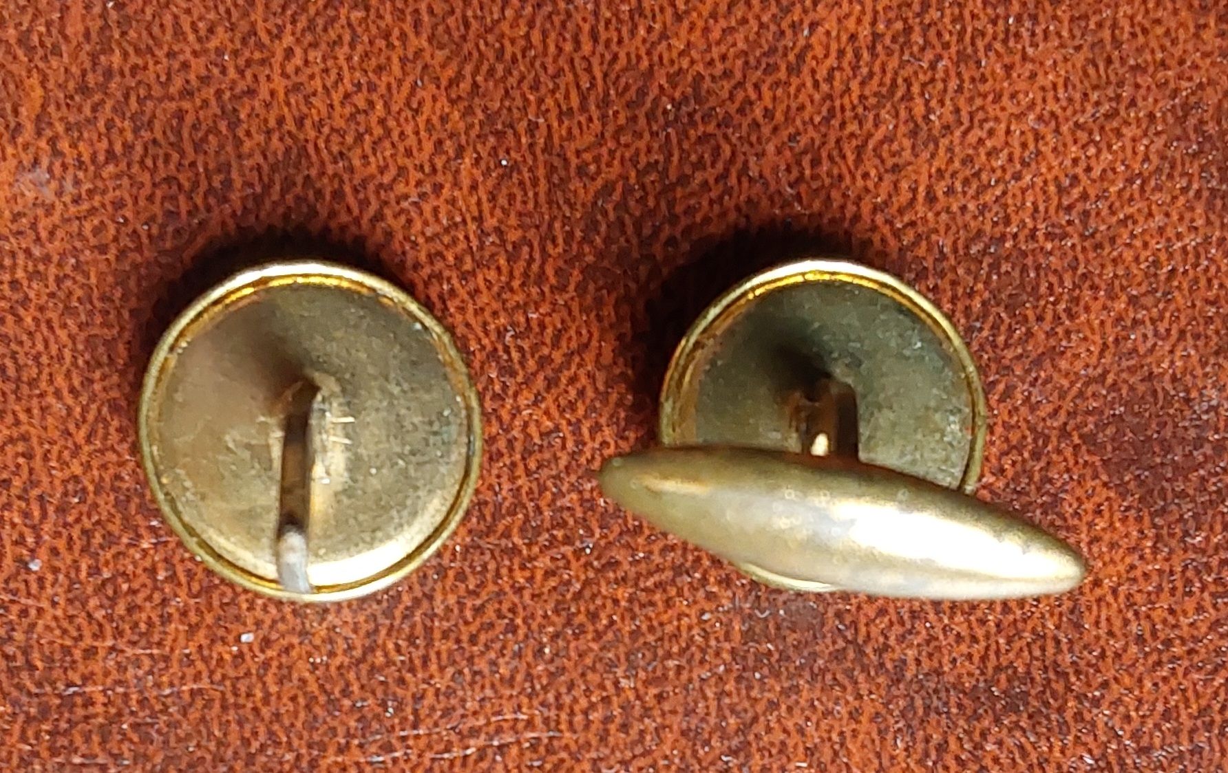 Manschettenknöpfe: Vintage Manschettenknöpfe & Brosche, Set, Goldfarben – Gebraucht aus Windisch von Benji026 6