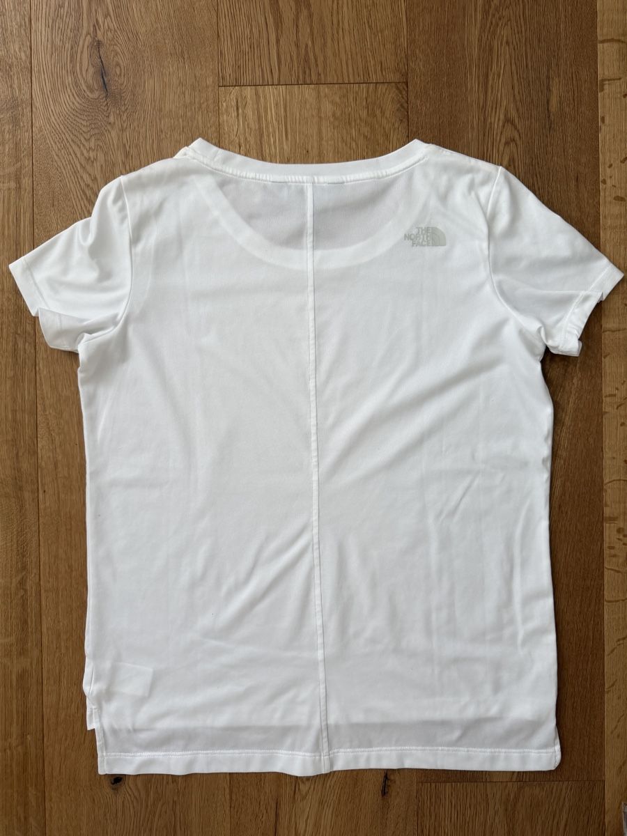 North Face T-shirt: The North Face Tshirt, Gr. S – Usato da Interlaken venduto da fbnscl 3
