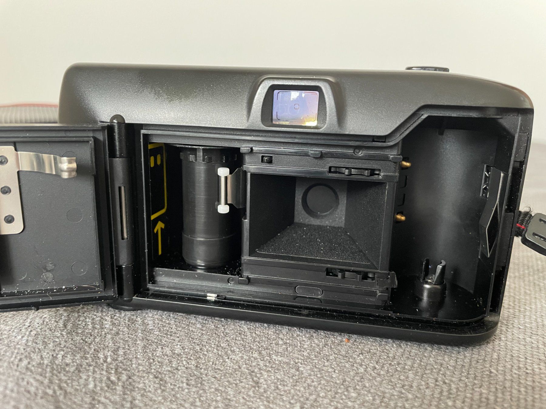 Nikon Fotocamera: Nikon AF200 – Usato da Petit Lancy venduto da gil_hr6v 5