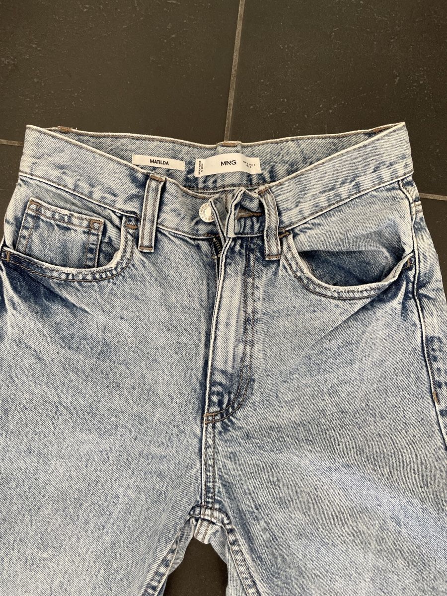 Mango Jeans: Mango Matilda Jeans, Gr. 32, hellblau - Top Zustand! – Nuovo (secondo la descrizione) da Arbon venduto da llaauraa 1