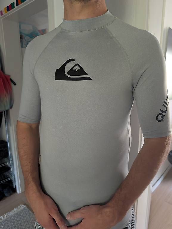Quiksilver T-Shirts: Quiksilver UV Shirt L – Gebraucht aus Zürich von geb_yp97