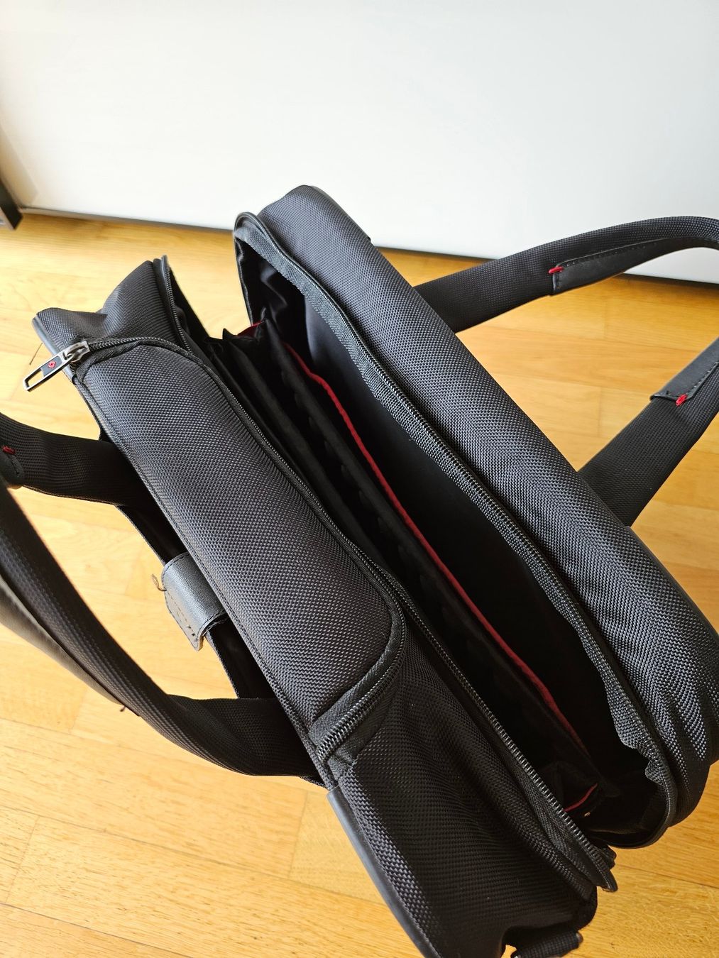 Samsonite Valigie: Samsonite Pro-Dlx 4 Toploader L Black - TOP – Usato da Zürich venduto da Zurich_M 4
