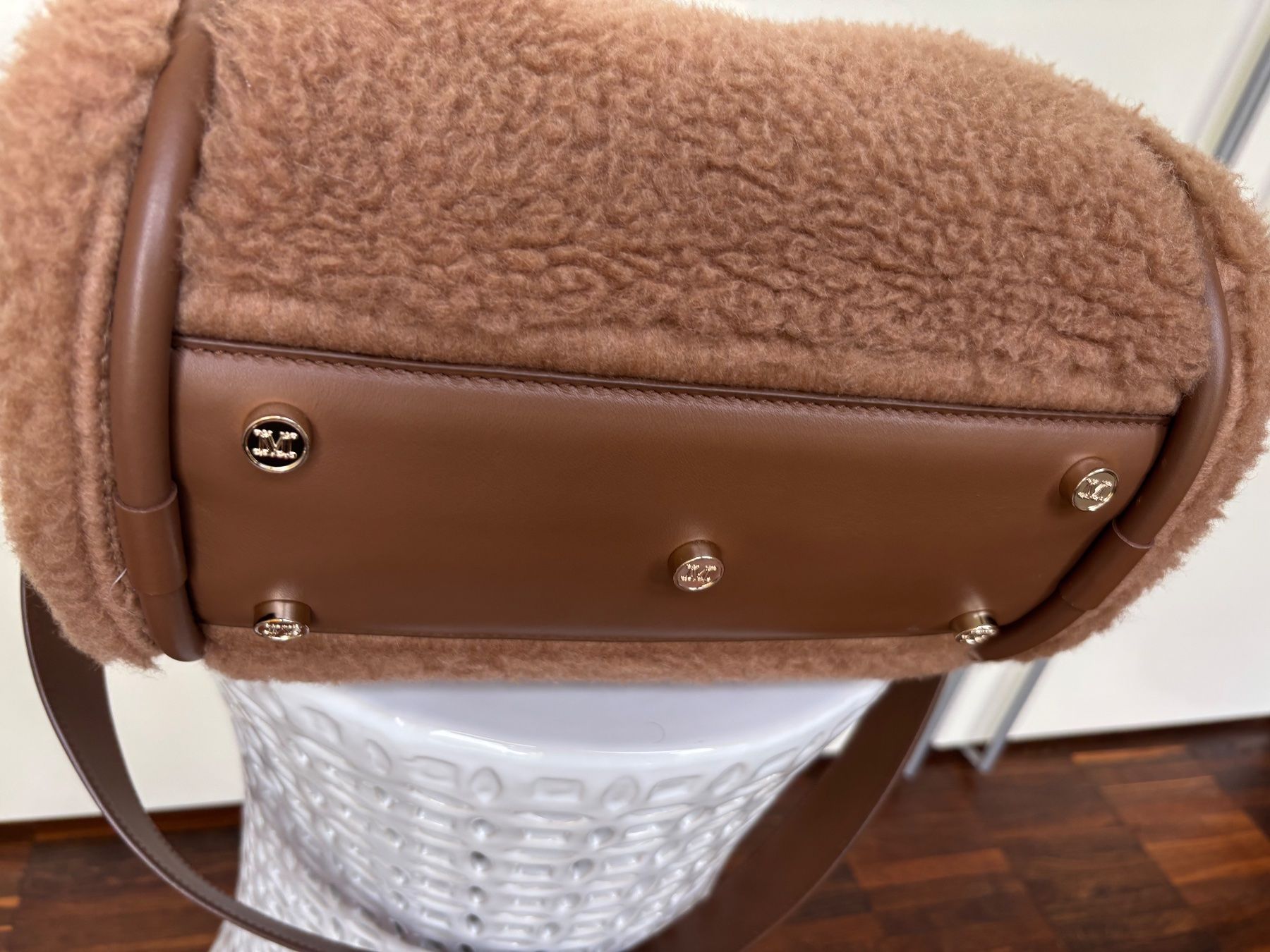 Max Mara Taschen für Damen: MAX MARA Hobotasche Lammfell, beige – Gebraucht aus Herrliberg von mayfi 7
