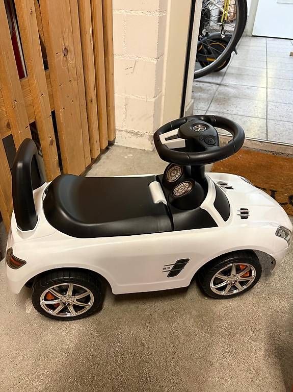Véhicules pour enfants: Rutschauto Weiss BMW – D'occasion à Pratteln par Ello92