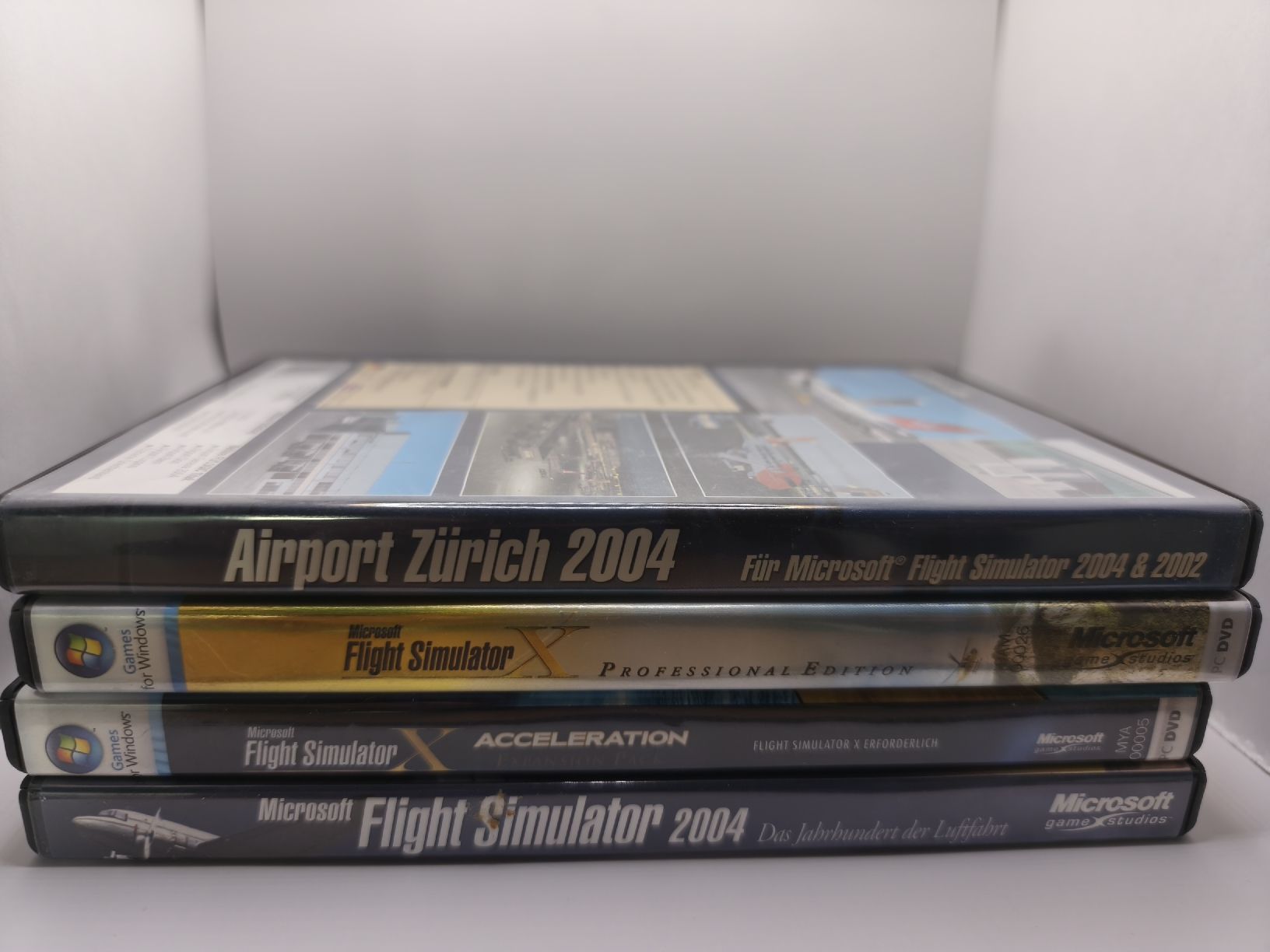 Microsoft Giochi: Microsoft Flight Simulator: Lot de 4 jeux PC Aviation – Usato da Conthey venduto da Th3gr4yf0x