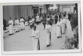 Porrrentruy, thuriféraires et procession de la Fête Dieu