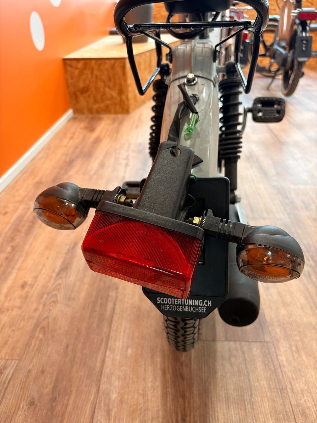 Tomos Cyclomoteurs: Tomos Quadro Töffli (silber) – Défectueux à Zug par Ricardo 2